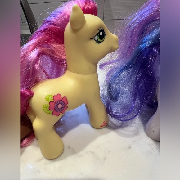 My Little Pony G3 from 2007
- Cheerielee, Sweet Belle, and Royal Bouquet. - Picture 3 of 8